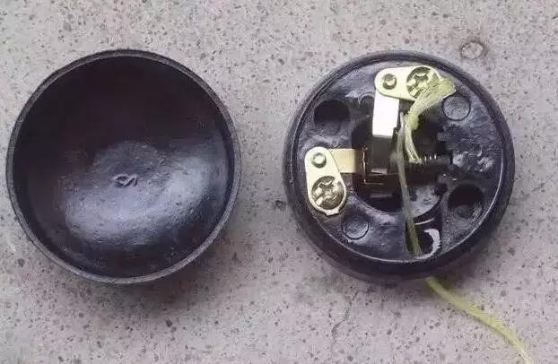 双开单控开关怎么接线，4线双开单控开关怎么接线