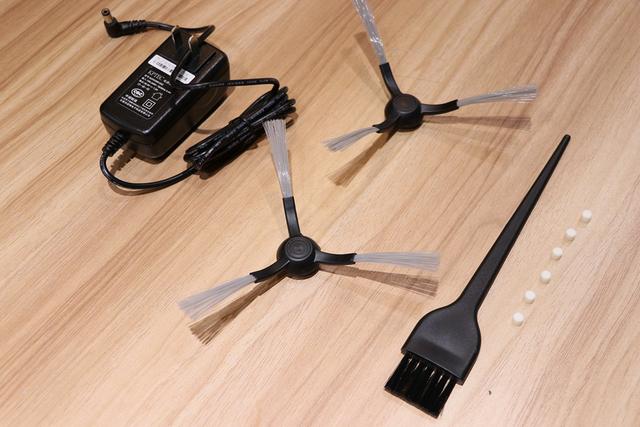 浦桑尼克智能扫地机器人，Proscenic浦桑尼克LDS扫地机器人体验