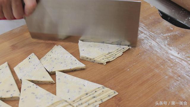 怎样炸麻叶又酥又脆，一碗面粉两个鸡蛋