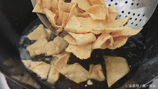 怎样炸麻叶又酥又脆，一碗面粉两个鸡蛋
