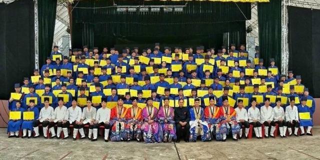 道士衣服颜色等级，道士衣服有几个等级（道教道袍颜色的有什么含义吗）