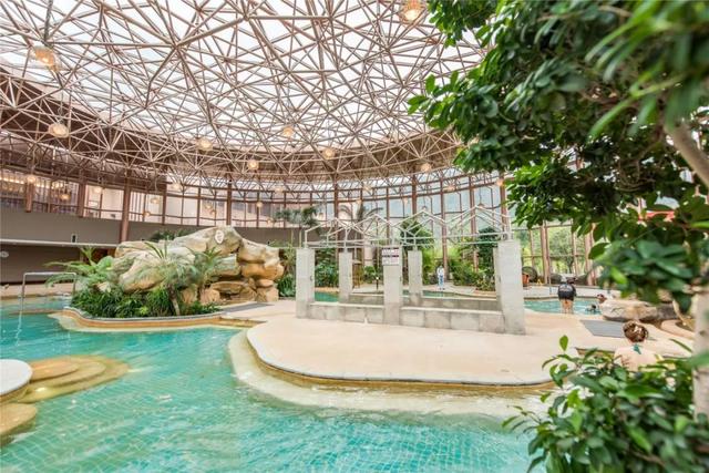 曲尺河温泉度假村，高端大气上档次天然温泉（曲尺河温泉周边有什么玩的）