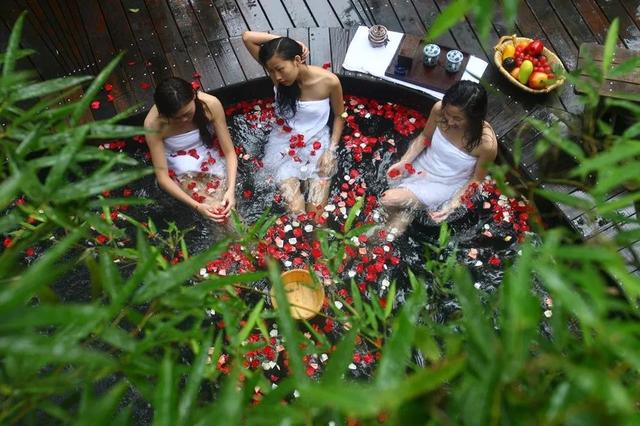 曲尺河温泉度假村，高端大气上档次天然温泉（曲尺河温泉周边有什么玩的）