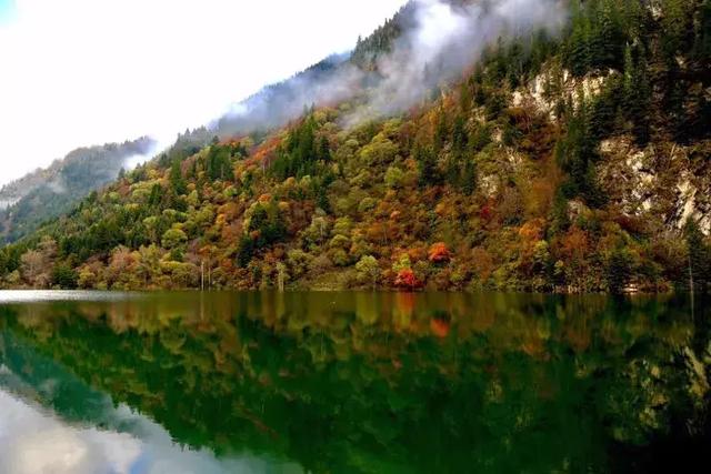 黄龙旅游集散中心，阿坝州自驾游攻略秋天