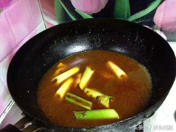 花鲢鱼头炖豆腐，花鲢鱼头豆腐汤的正宗做法（鱼肉鲜嫩豆腐细腻入味）