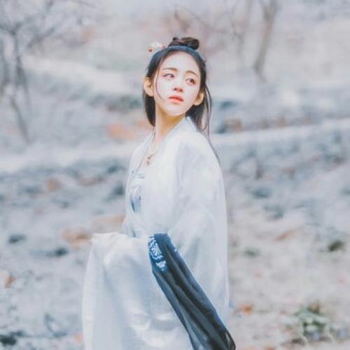 蓦然回首此去经年，人生感慨年华易逝的诗词