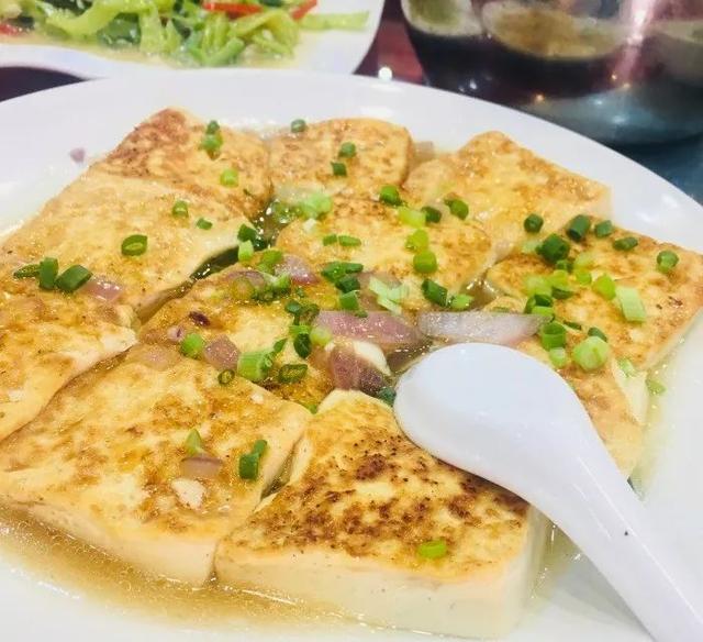 附近美食餐厅推荐表，顺德附近美食餐厅推荐（乐山超好吃的40家美食小站）
