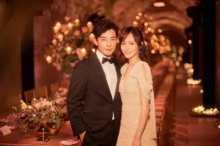 罗晋唐嫣婚礼胡歌压轴登场，胡歌出席唐嫣婚礼
