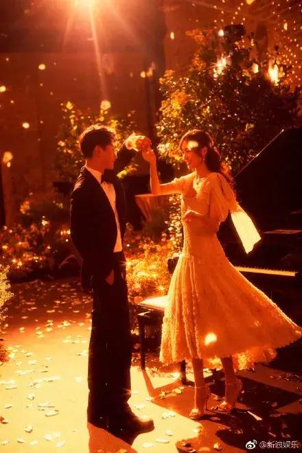 罗晋唐嫣婚礼胡歌压轴登场，胡歌出席唐嫣婚礼