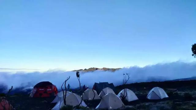 乞力马扎罗山海拔多少，海拔5895米的乞力马扎罗