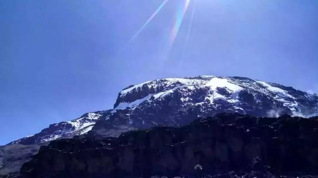 乞力马扎罗山海拔多少，海拔5895米的乞力马扎罗