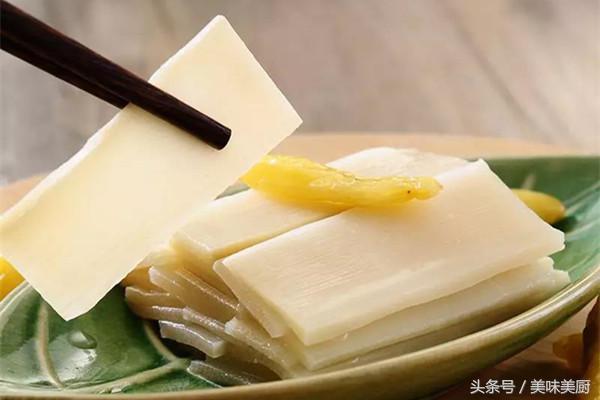 泡椒竹笋的做法，泡椒笋的正宗做法（亲手做的泡椒笋片）