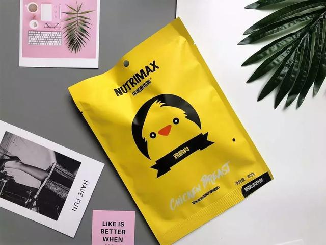 健身吃的水煮鸡胸肉要怎么做，健身人士最爱的即食鸡胸肉