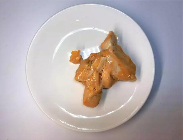 健身吃的水煮鸡胸肉要怎么做，健身人士最爱的即食鸡胸肉