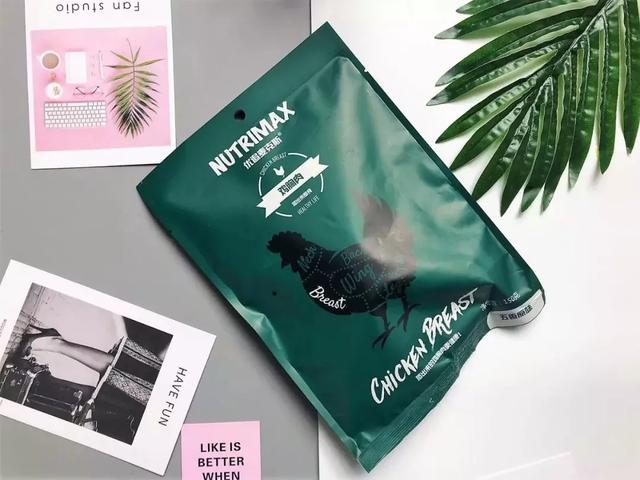 健身吃的水煮鸡胸肉要怎么做，健身人士最爱的即食鸡胸肉