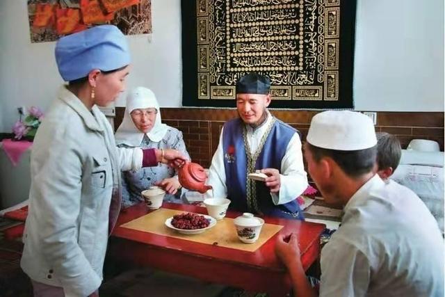 有一种茶叫做八宝盖碗茶，宁夏安堡八宝茶