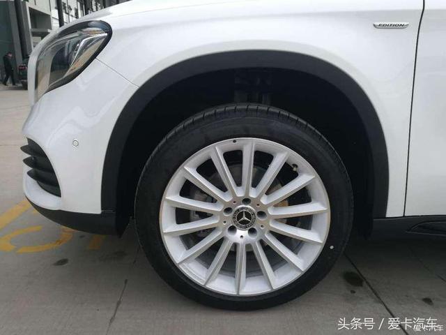 情人节送什么给男朋友给媳妇春节和情人节的礼物，喜提奔驰GLA 200极地限量版