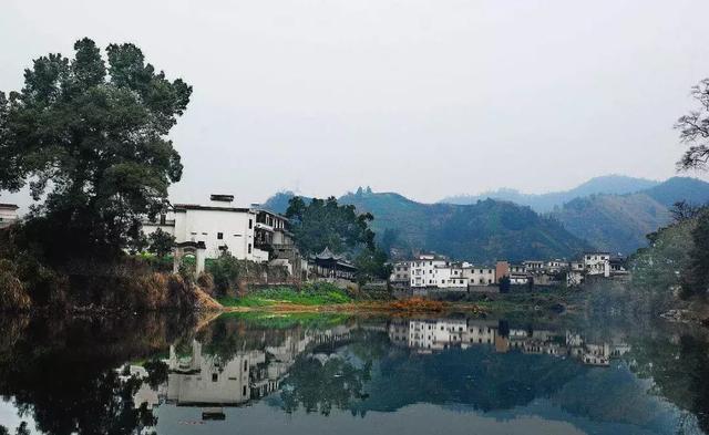 皖南黄山徽派古村落，都说黄山秋色美