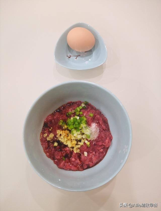 百合怎么炒好吃，炒百合怎么炒最好吃（百合炒之前要先处理一下）