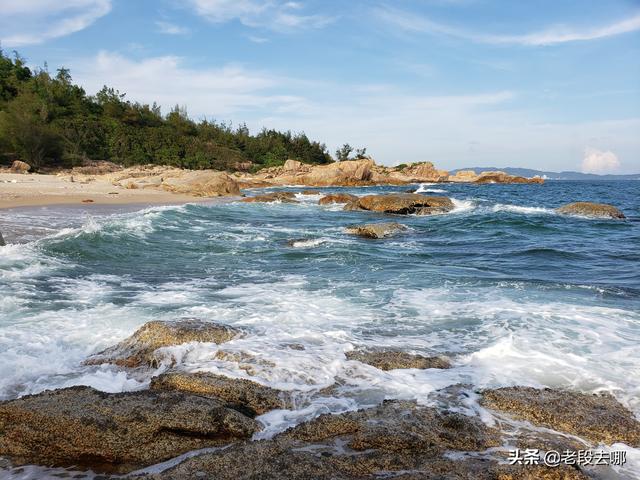 惠州附近的海滩景点，惠州南表山旁还有三个如此优美的野沙滩
