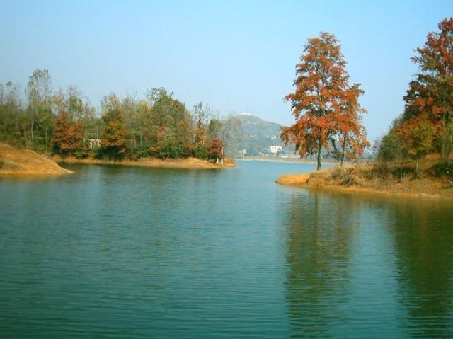 简阳三岔湖附近的景点有哪些，四川一小众景区走红