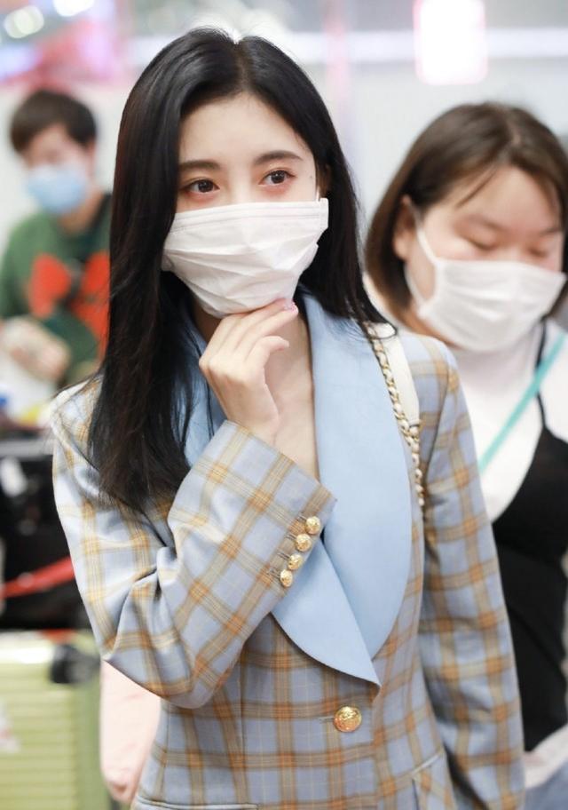 「四千年第一美女」鞠婧禕現身，精修圖確實美艷，生圖卻判若兩人 娛樂八卦吃瓜 第8张