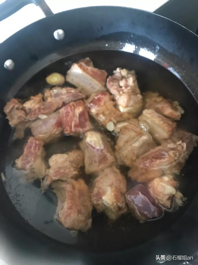  椒盐排骨怎么做，怎么做椒盐排骨好吃又简单
