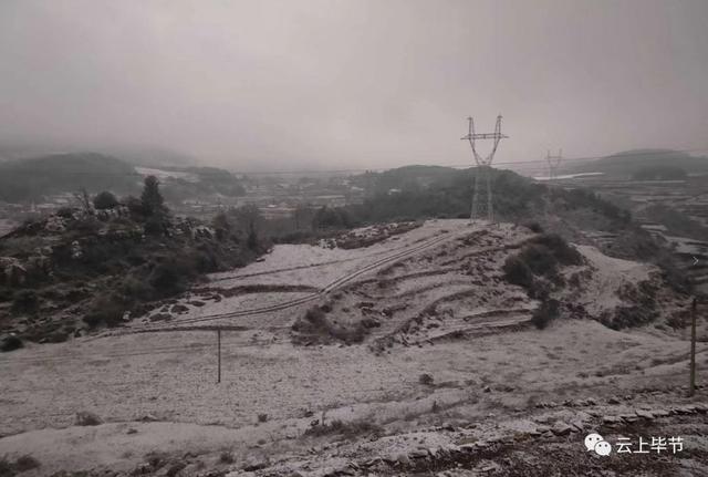 威宁新城区(杜应妮 邓蝶 摄)大方县城关(黄弢 摄)赫章朱明乡(熊斌摄)