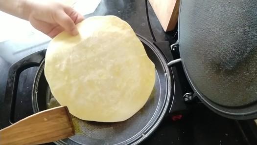 手抓饼生坯的做法，自己在家怎么做手抓饼饼胚