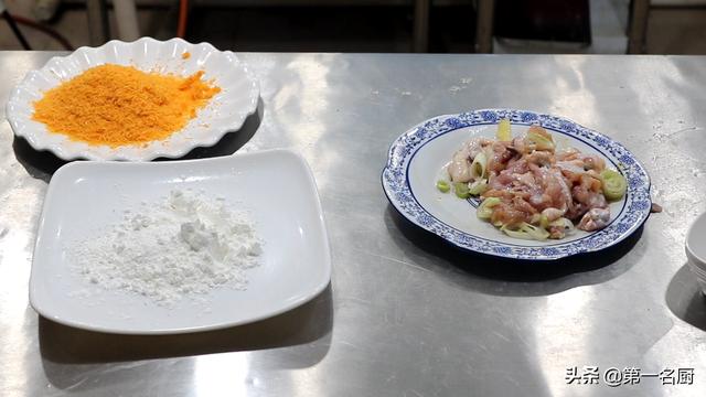 霸王鸡排家常做法，火遍大街小巷的炸鸡排这样做