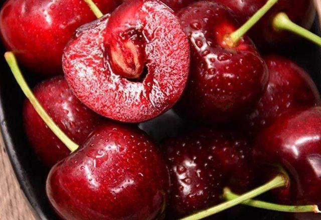 狗狗可以吃提子吗，狗狗不能吃的五种水果