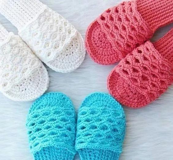 适合新手钩织的毛线拖鞋教程，家里有织女拖鞋不用买