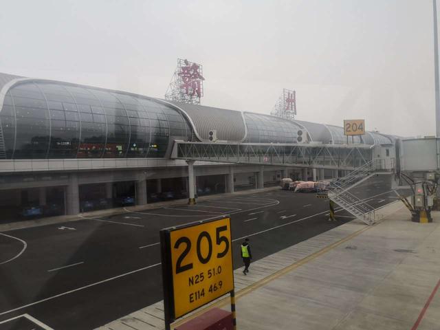 赣州市黄金国际机场已经通航32个国内城市1个国外城市，赣州市黄金国际机场已经通航32个国内城市1个国外城市