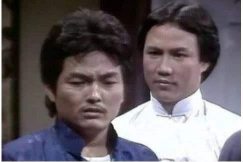 暖冬情感文案馆，孤独是一个人的狂欢