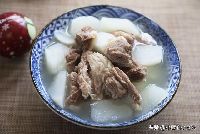 牛肉炖白萝卜做法，醇香鲜甜的牛肉清炖白萝卜（简单的白萝卜炖牛肉怎么做）