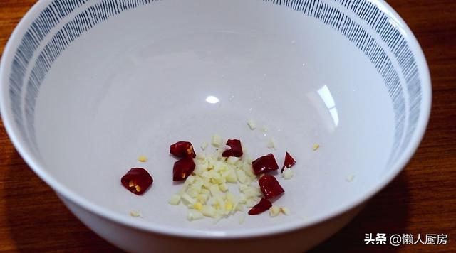 春天裡，碰到這鮮嫩的筍子抓緊吃，做了一大盤真解饞 熱愛美食 第14张