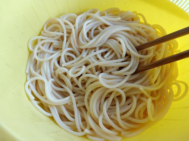 意面怎么做好吃，简单又好吃的意面你学会了吗（比西餐厅的还好吃）