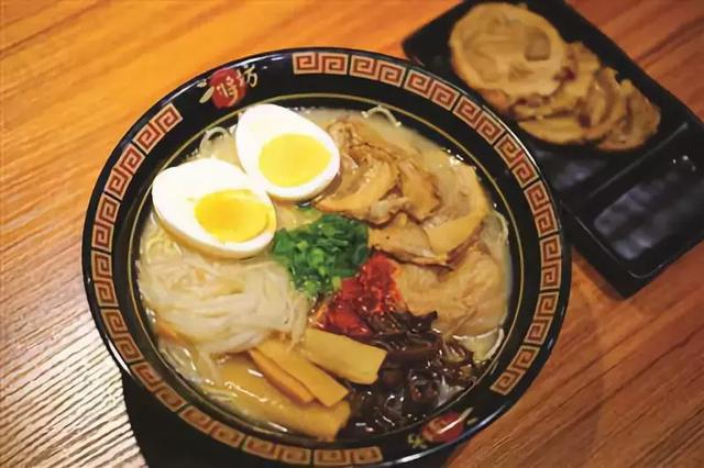 日本福冈旅游必买清单，明太子仙贝、小鸡馒头、甘王草莓夹心饼一网打尽