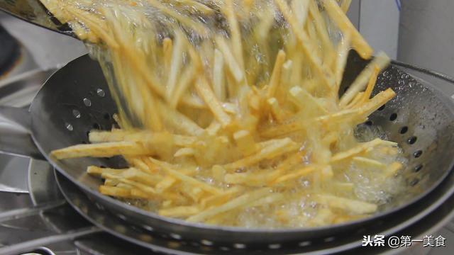 芋头椒盐怎么做，一个芋头一点椒盐