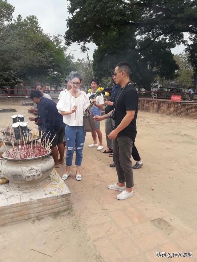 songkran，高调分享与Songkran的合照后