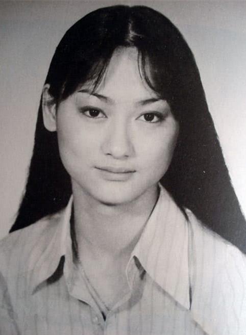 惠英红往事，惠英红3岁要饭22岁成影后