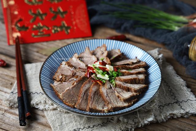 卤牛肉怎么炒好吃，怎么炒卤牛肉才嫩才好吃又简单呢（无辣不欢者的美味佳肴“野山椒卤牛肉炒饭”）