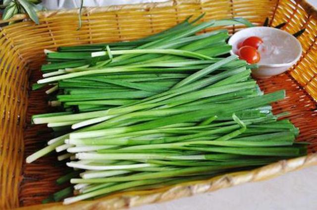 野生韭菜应该怎么吃才健康，被称为壮阳草的韭菜