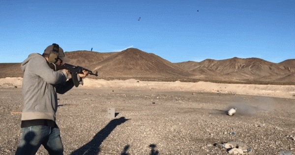 95半自动步枪，95式自动步枪射程是多少米（95步枪仅凭这一特点就足以跻身世界名枪之列）