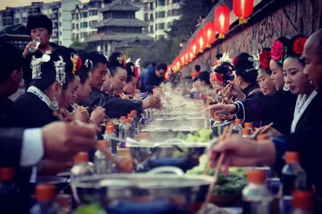 贵州比较适合自驾游的公路，看尽贵州山水风光和少数民族风情