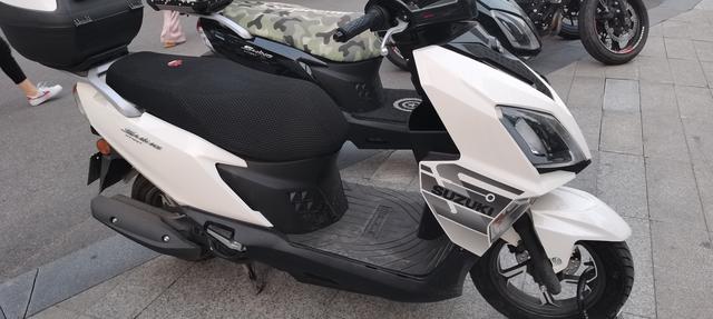 豪爵铃木踏板摩托车哪个型号好，4款物美价廉的踏板车