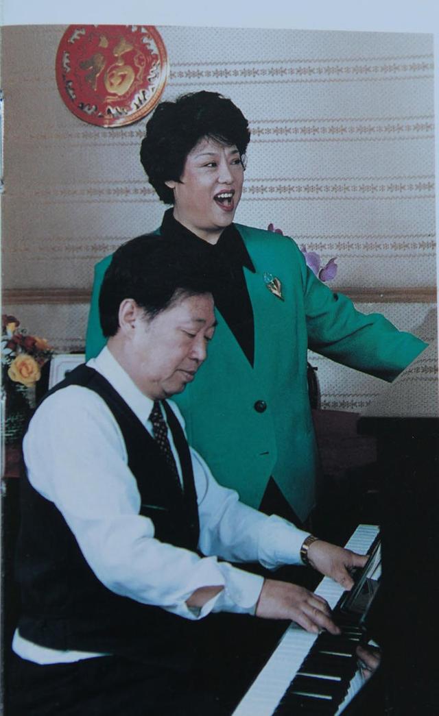 女歌唱家邓玉华简历，歌唱家邓玉华怀念天堂里的老伴