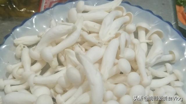 海鲜菇汤做法简单，低脂又营养❗️巨好喝的裙带菜鸡蛋海鲜菇汤❗️
