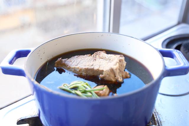 卤牛肉怎么炒好吃，怎么炒卤牛肉才嫩才好吃又简单呢（无辣不欢者的美味佳肴“野山椒卤牛肉炒饭”）