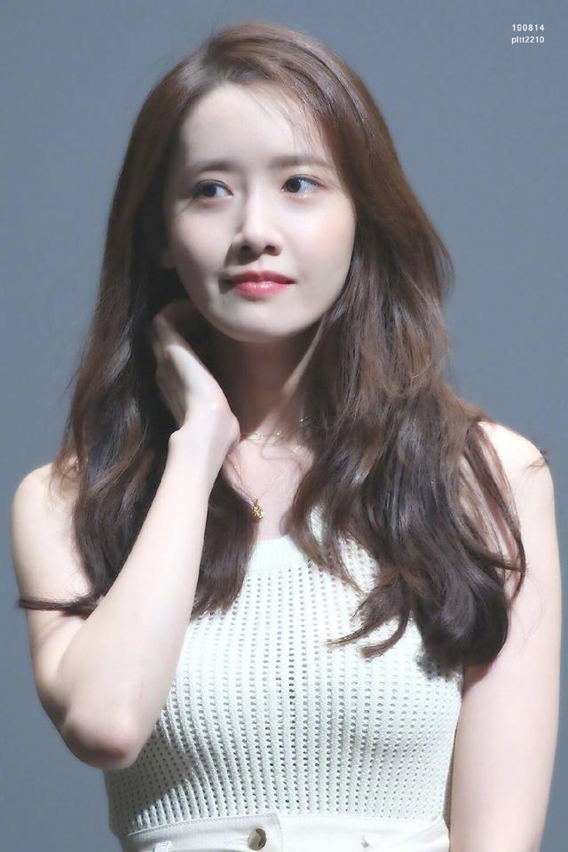 林允儿动态壁纸，高清可爱动态壁纸林允儿（韩国女星壁纸图片分享）